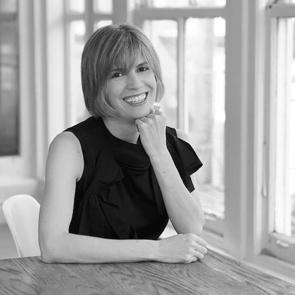 Author_KELLY_HOEY.jpg